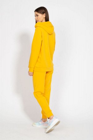 Костюм Костюм Kivviwear 4016-4040 медовый желтый 
Состав: ПЭ-24%; Хлопок-70%; Эластан-6%;
Сезон: Весна

Костюм CLASSIC с брюками средней посадки с карманами в боковых швах. Обработка низа брюк манжет