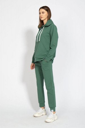 Костюм Костюм Kivviwear 4016-4040 хаки 
Состав: ПЭ-24%; Хлопок-70%; Эластан-6%;
Сезон: Весна

Костюм CLASSIC с брюками средней посадки с карманами в боковых швах. Обработка низа брюк манжета. Ткань ф