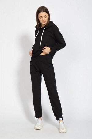 Костюм Костюм Kivviwear 4016-4040 черный 
Состав: ПЭ-24%; Хлопок-70%; Эластан-6%;
Сезон: Весна

Костюм CLASSIC с брюками средней посадки с карманами в боковых швах. Обработка низа брюк манжета. Ткань