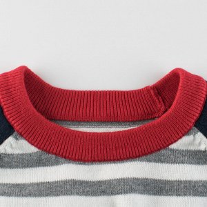 Детский свитер в полоску