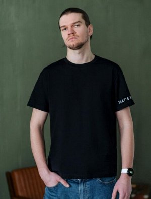 Футболка черный
Футболка с коротким рукавом,на рукаве принт.
COTTON	ХЛОПОК 92% ЭЛАСТАН 8%