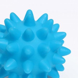 Игрушка пищащая "Мяч с шипами" для собак, 6,5 см, голубая