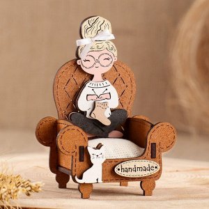 Игольница сувенир «Рукодельница», МДФ, Дуб-золото, 8.5x5x11.5 см