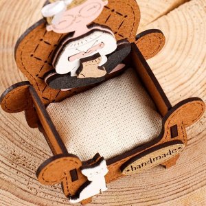 Игольница сувенир «Рукодельница», МДФ, Дуб-золото, 8.5x5x11.5 см