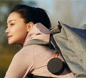 Беспроводная портативная колонка музыкальная, влагозащищенная Xiaomi Mi Portable Bluetooth Speaker Mini, 8 часов на одном заряде, дальность беспроводного подключения, 86х86х45 мм