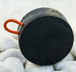 Беспроводная портативная колонка музыкальная, влагозащищенная Xiaomi Mi Portable Bluetooth Speaker Mini, 8 часов на одном заряде, дальность беспроводного подключения, 86х86х45 мм