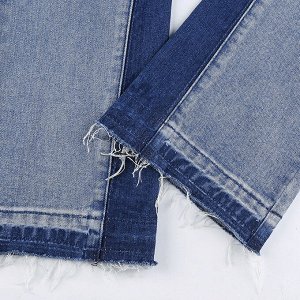 Женские джинсы, надпись сзади, цвет светло-синий