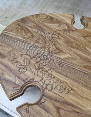 Винный столик из натурального дерева овальный