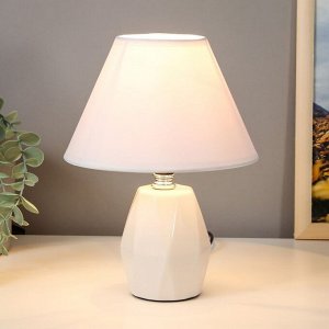 Настольная лампа 16877/1WT E14 40Вт белый 18х18х24 см RISALUX