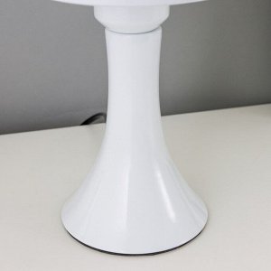 Лампа настольная "Бриз" 1xE27 40Вт белый 14,5х14,5х31 см.