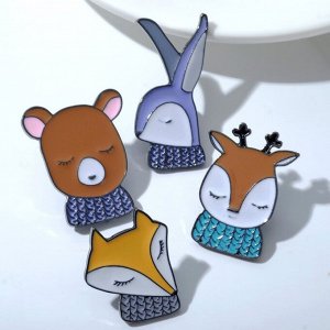 Набор значков (4шт) "Животные" в шарфах, цветной в серебре