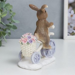 Сувенир полистоун "Крольчонок на велосипеде с корзинкой цветов" 13х5,5х10,5 см
