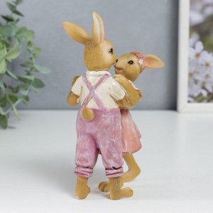 Сувенир полистоун "Танцующие кролики, в розовых нарядах" 14,5х6,5х9 см