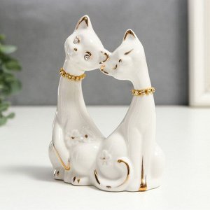 Сувенир керамика "Белые кот и кошка в цветок, ошейник из страз" 12х9х4,5 см