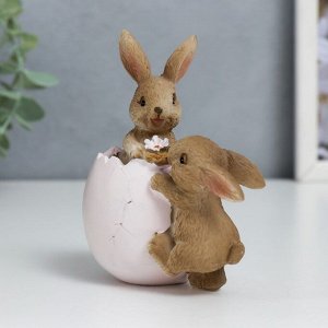 Фигурка полистоун «Крольчата в яичной скорлупе с цветочками», 10x5.5x9 см