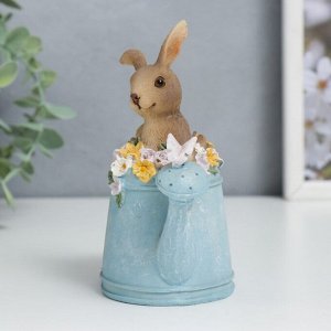 Сувенир полистоун "Крольчонок в леечкой с цветами" 13х6,5х11,5 см