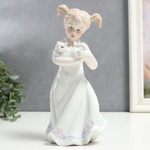 Сувенир керамика "Девочка с хвостиками, с котёнком на руках" 22,5х7х12 см