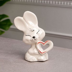 Статуэтка "Заяц с сердцем", белая, керамика, 16 см
