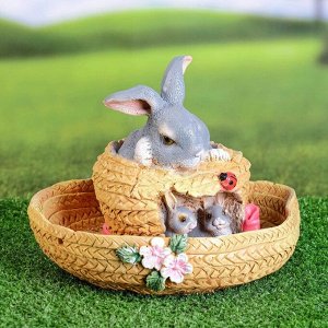 Садовая фигура "Шляпа с зайцами" 21см