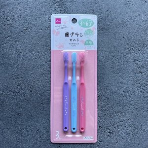 Daiso Детская зубная щетка с 3 до 6 лет (Мягкая)