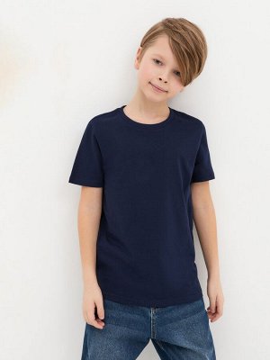 Футболка Детская футболка

Состав: 100%Хлопок

Базовая футболка для мальчиков прямого кроя темно-синего цвета из натурального хлопка. Гипоаллергенный, воздухопроницаемый и приятный к телу материал, ко