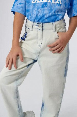 Джинсы (**3)
Летние джинсовые брюки. Сшиты из качественного натурального денима с эффектом вываривания на боковых и шаговых швах. Модель смотрится на девочке аккуратно, опрятно. Джинсы бойфренды имеют