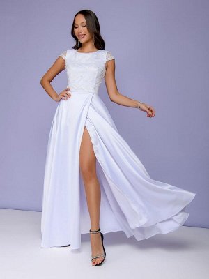 Платье белое длины макси с вышивкой и разрезом на юбке