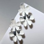 Серьги металл &quot;Яркость&quot; цветы, цвет белый