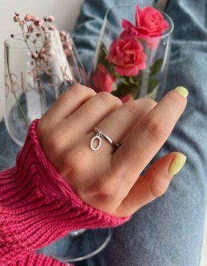 Серебряное кольцо «воплощение» с подвеской «О»