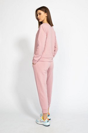 Костюм Костюм Kivviwear 4078/4079 пыльная роза 
Состав: ПЭ-24%; Хлопок-70%; Эластан-6%;
Сезон: Лето
Рост: 170

Костюм. Классический свитшот с логотипом BALANCE (на однотонах), укороченной модели. Брю