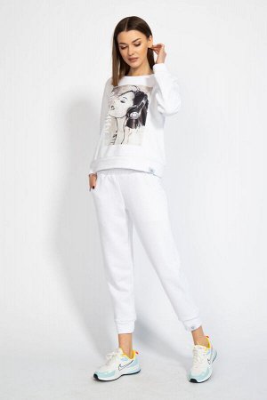 Костюм Костюм Kivviwear 4078/4079 белый/принт2 
Состав: ПЭ-24%; Хлопок-70%; Эластан-6%;
Сезон: Лето
Рост: 170

Костюм. Классический свитшот с логотипом BALANCE (на однотонах), укороченной модели. Брю