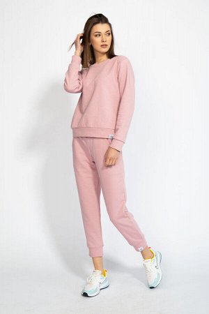 Костюм Костюм Kivviwear 4078/4079 пыльная роза 
Состав: ПЭ-24%; Хлопок-70%; Эластан-6%;
Сезон: Лето
Рост: 170

Костюм. Классический свитшот с логотипом BALANCE (на однотонах), укороченной модели. Брю