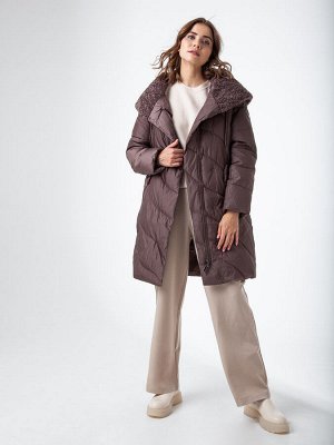 Куртка Цвет: (605) коричневый
Материал: полиэстер 100%
Набивка: био-пух синтетический
Подкладка: полиэстер
Длина: 90
БЕЗ РЯДА