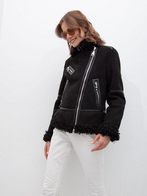 Куртка Цвет: (701) черный
Материал: полиэстер 100%
Набивка: без утепления
Подкладка: полиэстер
Длина: 59
БЕЗ РЯДА