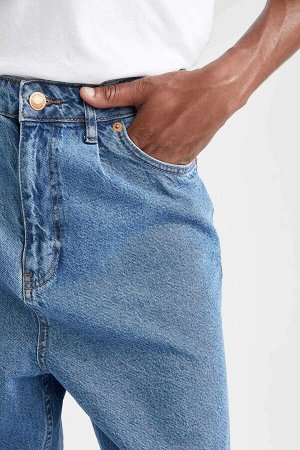 Широкие джинсы с завышенной талией и нормальной талией