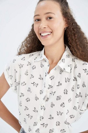 Рубашка из вискозы с короткими рукавами и воротником рубашки Relax Fit с рисунком