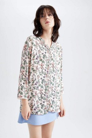 Рубашка с цветочным принтом и кружевным воротником