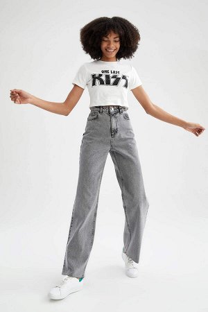 Kiss Licensed Slim Fit Укороченная футболка с круглым вырезом и короткими рукавами