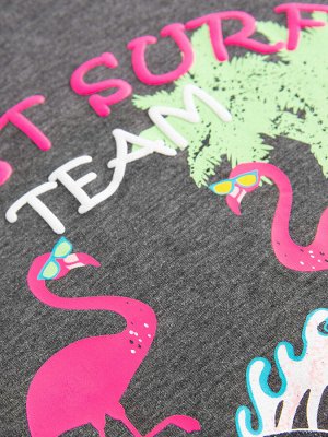 Футболка Серая футболка для девочки. На груди яркий принт и объемная надпись "Best surf team". Сохраняет цвет и форму после стирок, благодаря качеству ткани. Выполнена из хлопка с добавлением полиэсте