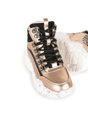 Ботинки Стильные и модные демисезонные теплые кроссовки на платформе для девочки из новой осенне-зимней коллекции отвечают всем новым тенденциям и трендам этого сезона. Обувь для девочки выполнена из 