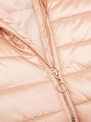 Куртка Зимняя стеганная куртка для девочки розового цвета. Детский пуховик на молнии с защитой от прищемления. Утеплитель - 300гр/м2. Зимнее пальто непродуваемое и непромокаемое с удлиненной спинкой. 
