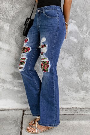Синие джинсы-клеш с заплатками с цветочным принтом в стиле пэчворк
