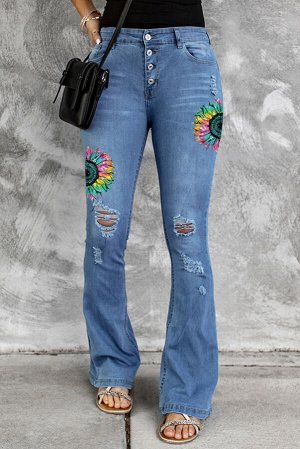 Голубые обтягивающие джинсы-клёш с дырками на коленях и принтом подсолнухи