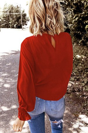 Красная блуза с пышными рукавами с рюшами