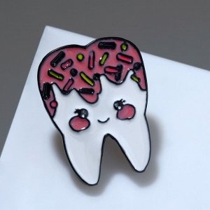 Значок "Зуб" сладкий, цвет бело-розовый в чёрном металле