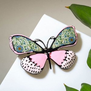 Брошь мультяшная "Бабочка", цвет розовый в чёрном металле
