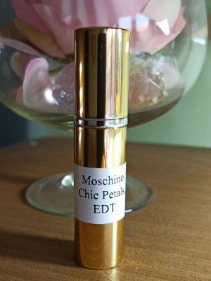Moschino - Chic Petals(отливант)