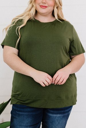 Зеленая однотонная футболка плюс сайз с боковыми разрезами
