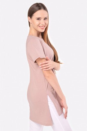 Удлиненная женская футболка с разрезами