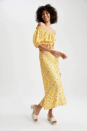 Юбка миди А-силуэта с цветочным принтом и стандартной талией с разрезом